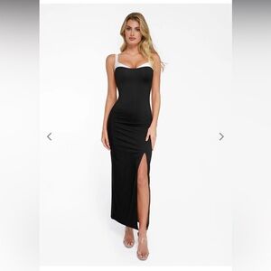 Shapewear Contrast Trim Built-In Sculpting Maxi Dress